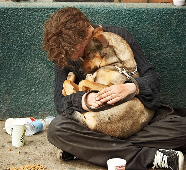 There are so many storms and hardships out there that need to be faced, but this owner still opens his arms to protect this dog with the same situation.