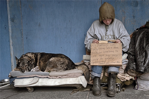 For this person, the dog is a relative, the only love left because his family died in an earthquake.