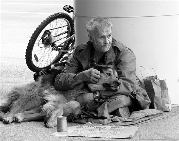 In the dark of life, they still look to the light of hope for a bright tomorrow, but there is still a hint of anxiety about what they have to face in the future.