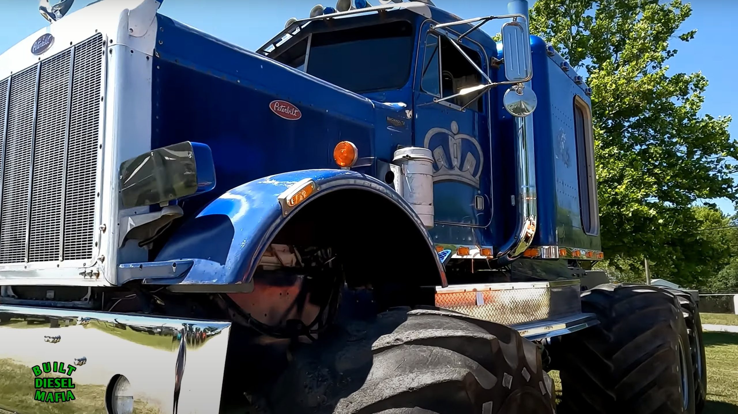 lamtac close up of abfi super monster truck selling king of the road peterbilt revived in 6524162d58363 Close-up Of Abfi - 1986 Suρer MonsTer Truck SeƖlιng "kιng Of The Road" Peteɾbilt 6×6 Revived In 2022