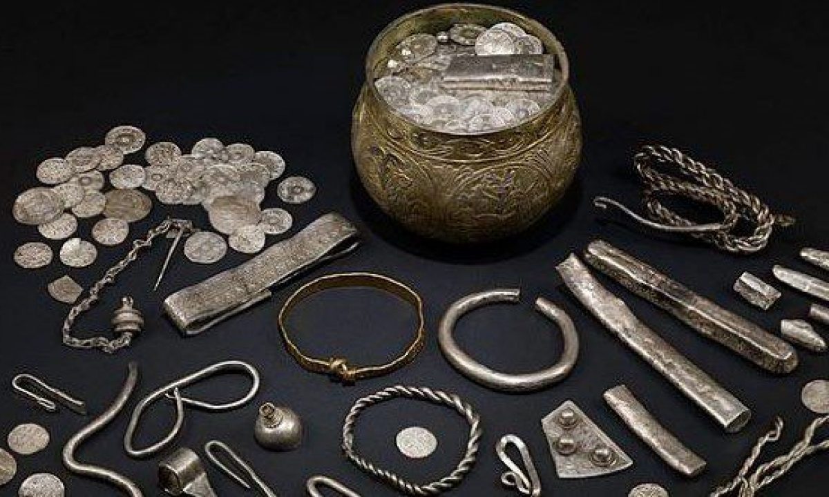 10 Amazing Viking Treasures That Have Been Found - Listverse