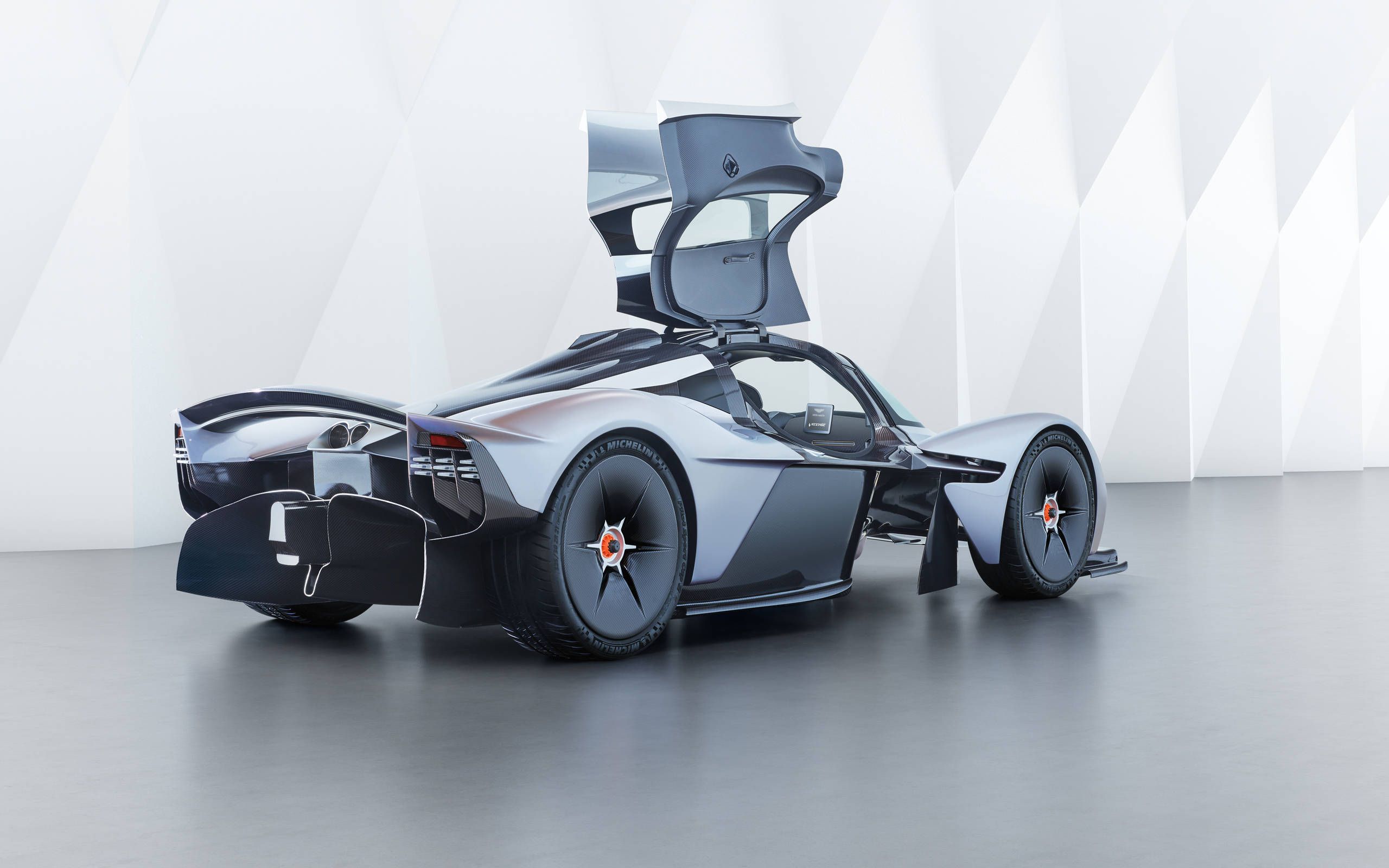 Mike Tyson Surprised The World By Giving Serena Williams A Super Rare Aston Martin Valkyrie When She Won The Title Of Greatest Tennis Player Of All Time. - Car Magazine TV