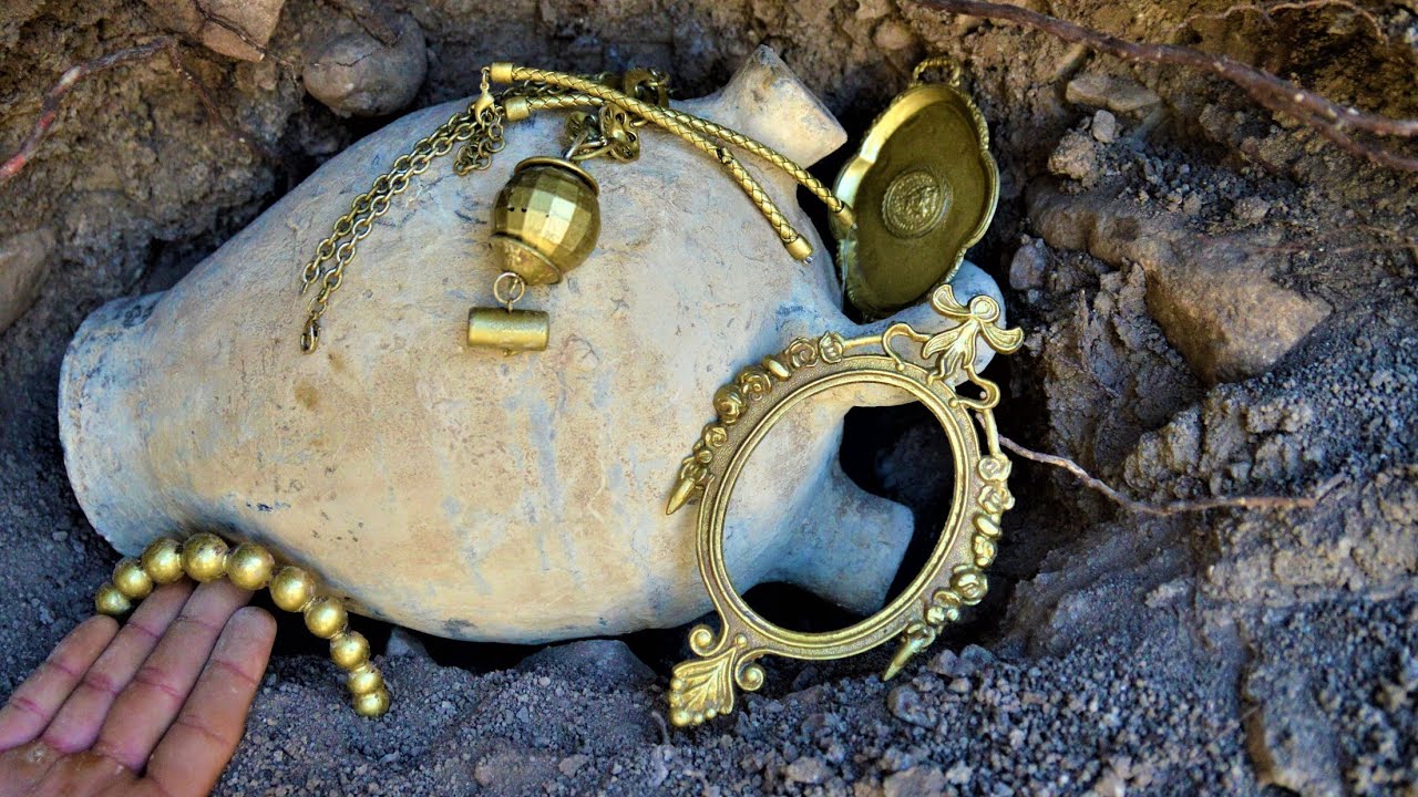 We Found Dangerous Treasure Chest Full Of Gold Jewels / treasure hunt by metal detector - YouTube